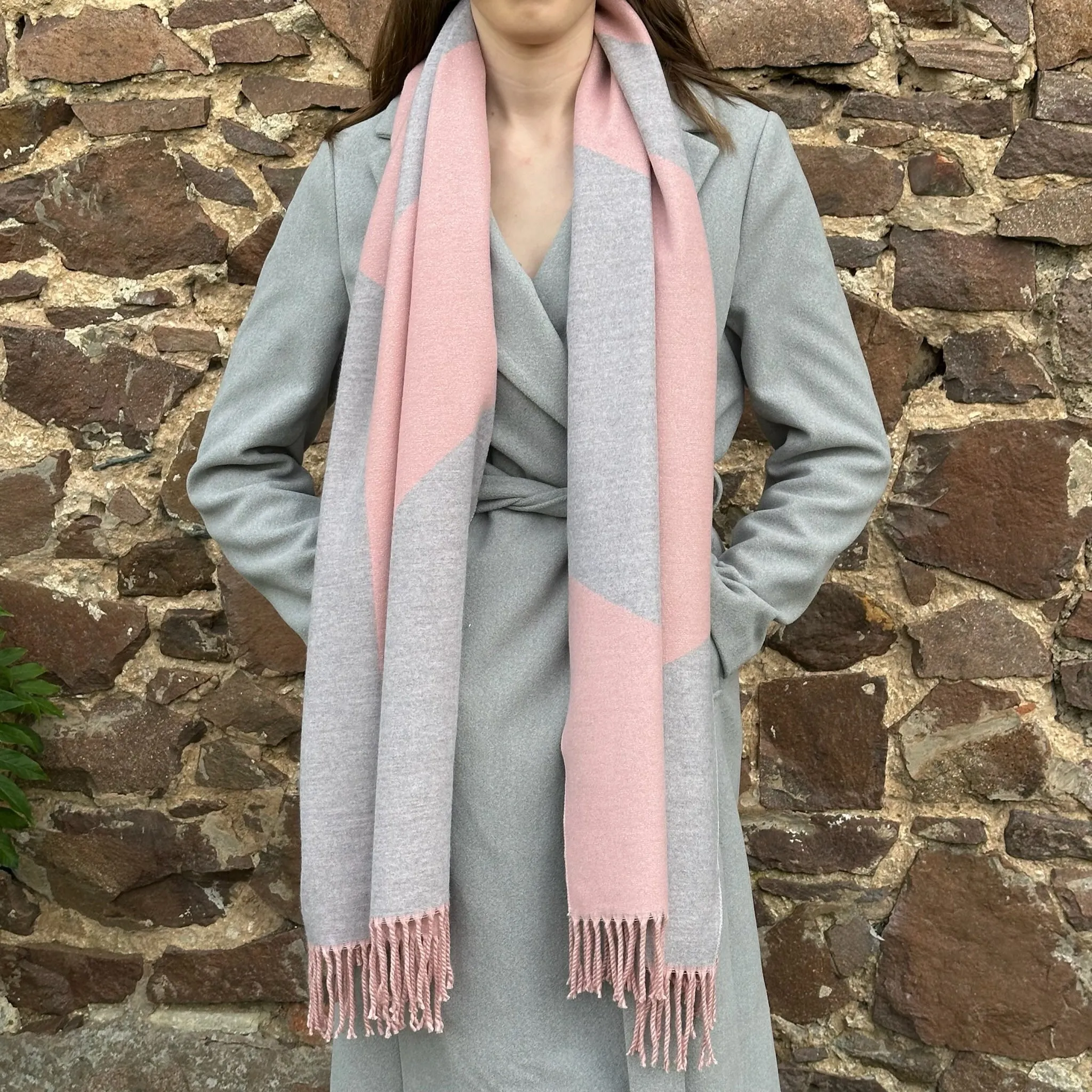 Aria Grey & Pink Scarf